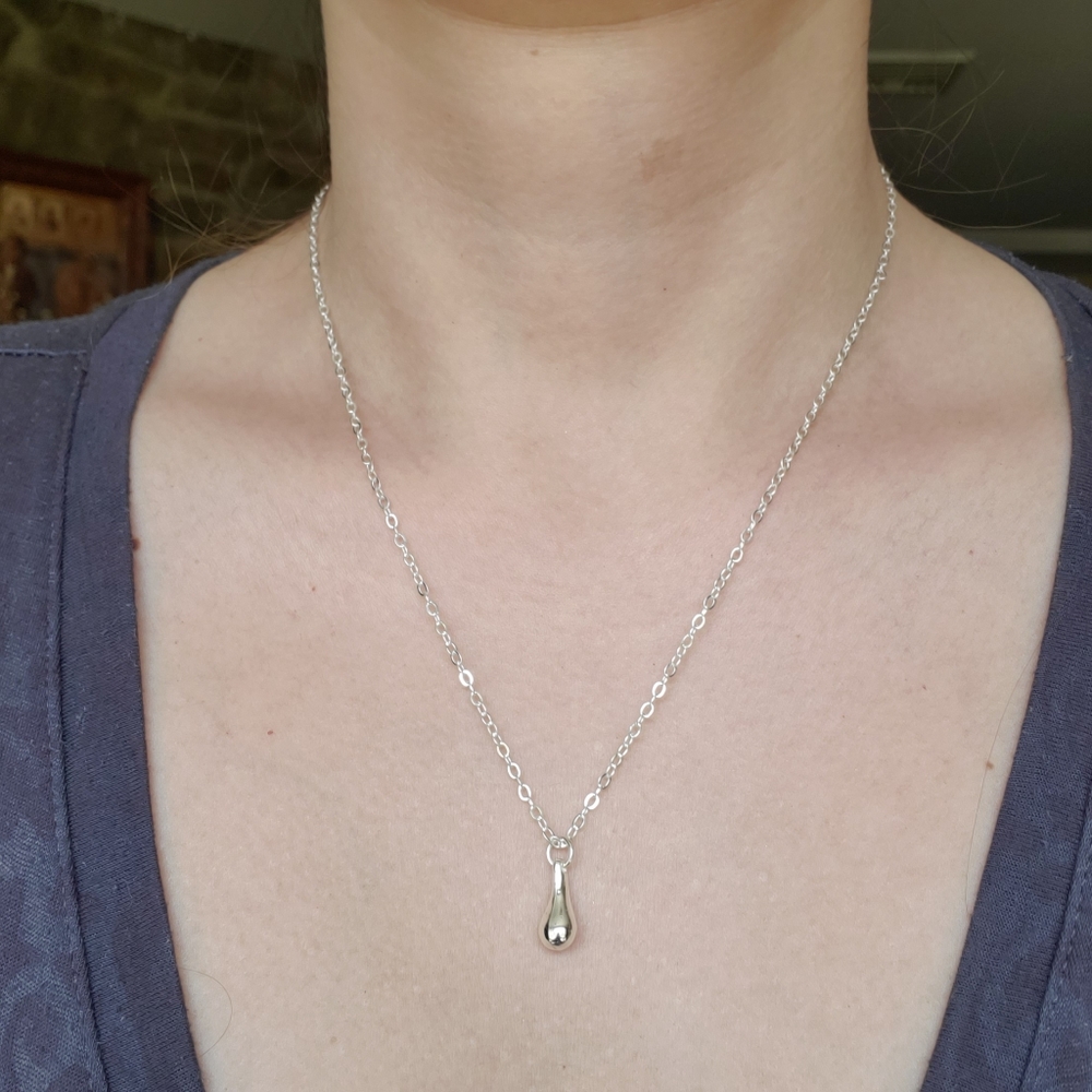 New Dainty Silver Teardrop Necklace - Picture 16 of 16